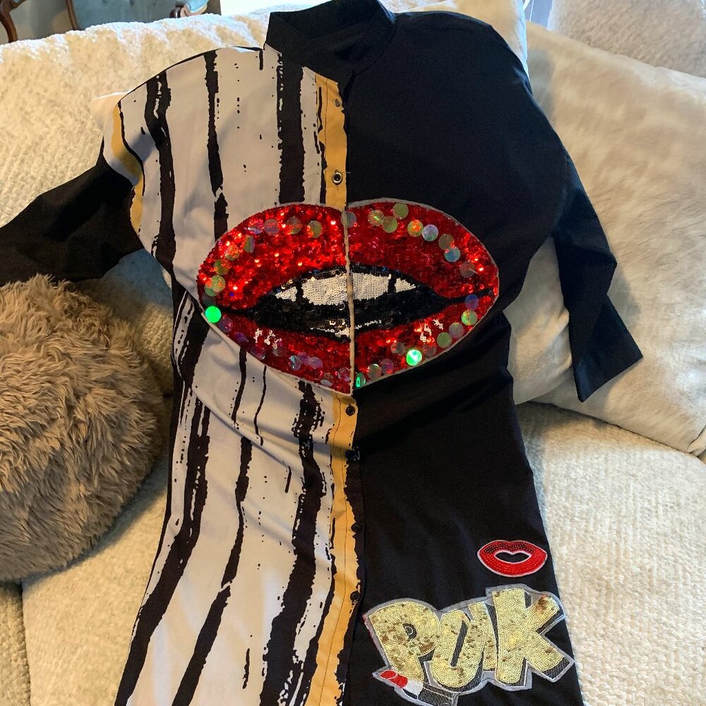 Dress with Sequins Lips Size Small